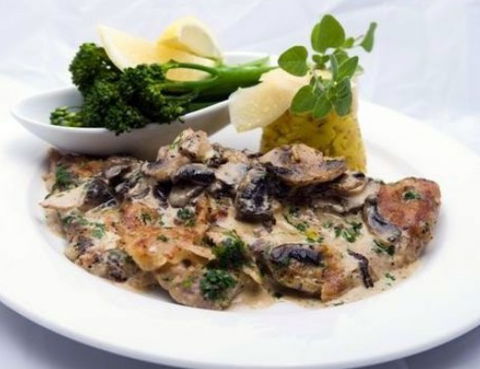 All' Antica Italian Restaurant & Pizzeria - Accommodation Gladstone 4