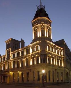 Craig`s Royal Hotel - Accommodation Gladstone 0
