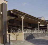 Three Swallows Hotel - Accommodation Gladstone