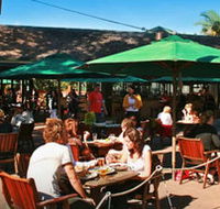 The Beach Hotel - Accommodation Gladstone
