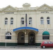 The London Hotel - Accommodation Gladstone