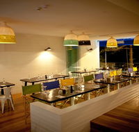 Deck Bar and Dining - Accommodation Gladstone