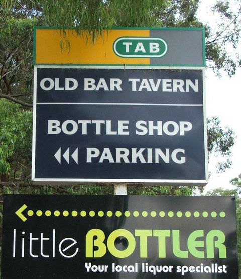 Red Hummingbird Bar - Accommodation Gladstone 1