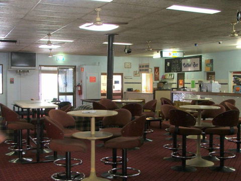 Red Hummingbird Bar - Accommodation Gladstone 4