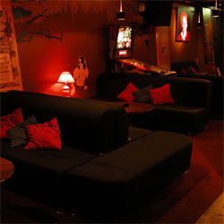 Bunker Lounge - Accommodation Gladstone 1