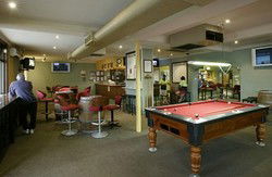 Albion Park Hotel - Accommodation Gladstone 3