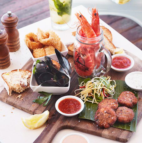 Deck Restaurant Bar Cafe - Accommodation Gladstone 3