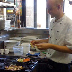 Daniel Stuart Fine Food - Accommodation Gladstone 0