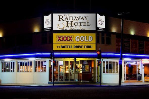 Railway Hotel - Accommodation Gladstone 4