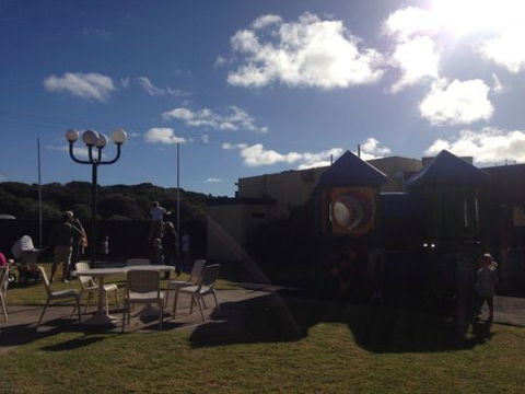 Ocean Grove Hotel - Accommodation Gladstone 1