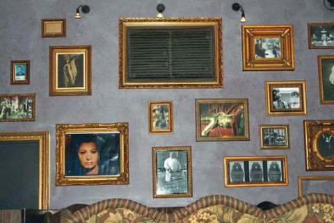 The Gin Palace - Accommodation Gladstone 0