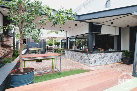 The Guildford Hotel - Accommodation Gladstone 1