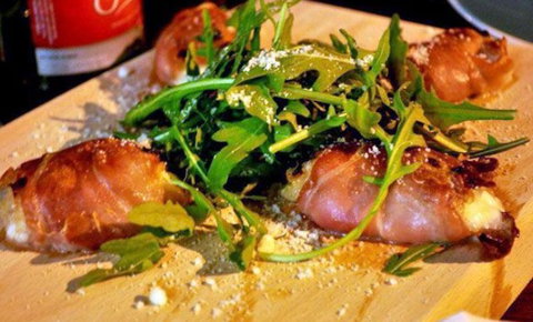 Via Napoli Pizzeria - Accommodation Gladstone 1