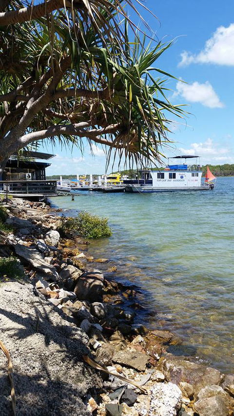 Tin Can Bay Yacht Club Bistro - Accommodation Gladstone 0