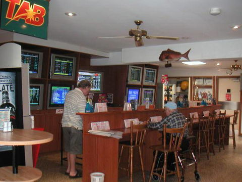 Jacobs Well Bayside Tavern - Accommodation Gladstone 2