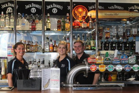 Wisdom Bar & Cafe - Accommodation Gladstone 2