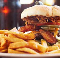 Karama Plaza Tavern - Accommodation Gladstone