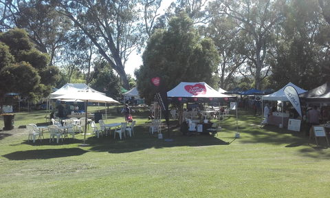 Euroa Village Farmers' Market - Accommodation Gladstone 2