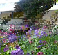 Raglan Art Award Exhibition - Accommodation Gladstone