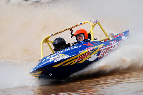 V8 Superboats - Accommodation Gladstone 0