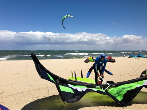 Kiteboarding Lesson - Accommodation Gladstone 1