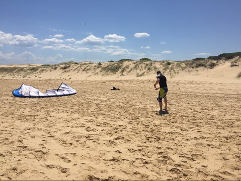 Kiteboarding Lesson - Accommodation Gladstone 2
