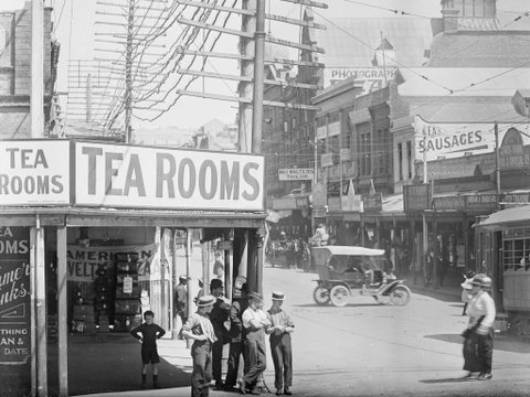 Perth: An Accidental History - Accommodation Gladstone 0