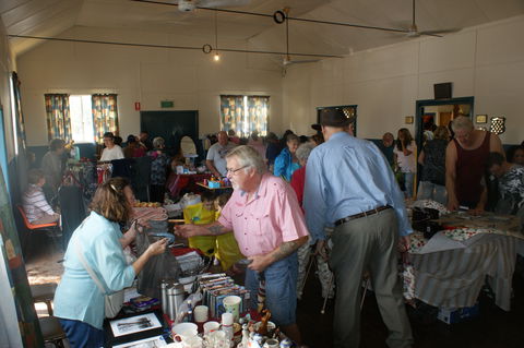 Twilight Markets At East Kurrajong - Accommodation Gladstone 0