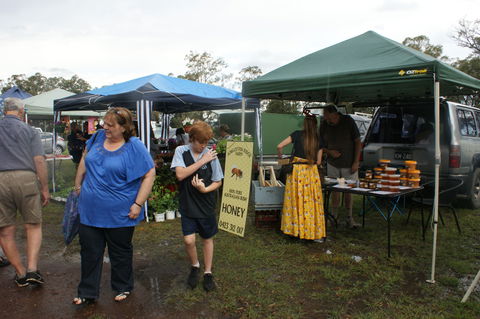 Twilight Markets At East Kurrajong - Accommodation Gladstone 1
