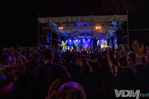 VDM Fest - Rock Edge Country Music Festival - Accommodation Gladstone 1