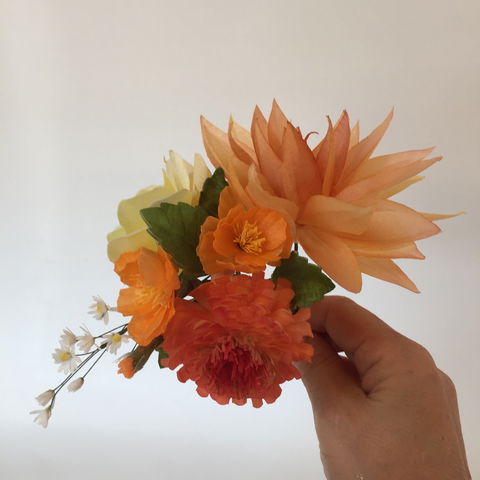 Wafer Paper Flower Class: Autumn Flowers - Accommodation Gladstone 0
