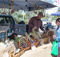 Coburg Farmers' Market - Accommodation Gladstone
