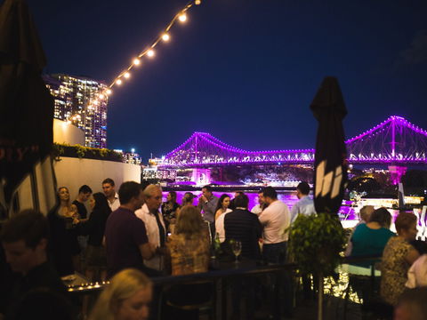 Riverside Live - Accommodation Gladstone 2