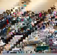 Saddleworth Market - Accommodation Gladstone