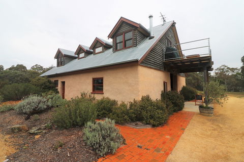 Yarralaw Springs Wines  - Cellar Door Wine Tasting - Accommodation Gladstone 2