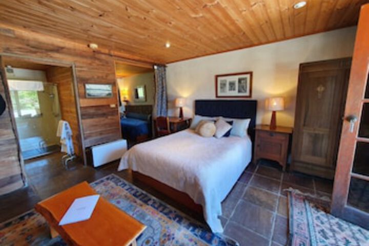 Squeaking Point TAS Accommodation Gladstone