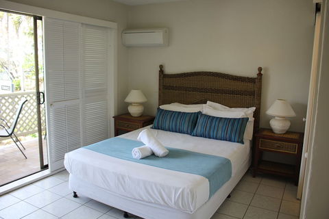 Beachfront Terraces - Accommodation Gladstone 3