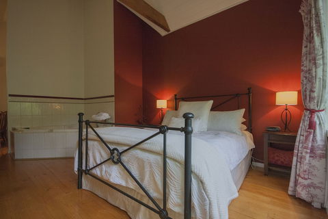 Cottages At Monreale - Accommodation Gladstone 1