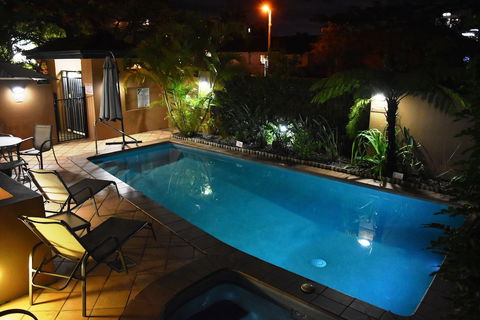 Mermaid Beach Park View Resort - Accommodation Gladstone 1