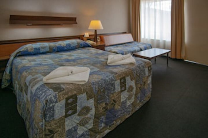 Myrtleville NSW Accommodation Gladstone