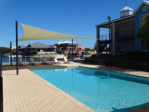 C Mandurah Resort - Accommodation Gladstone 6
