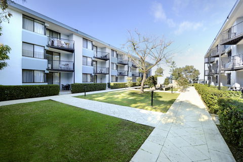 Lodestar Waterside Apartments - Accommodation Gladstone 0
