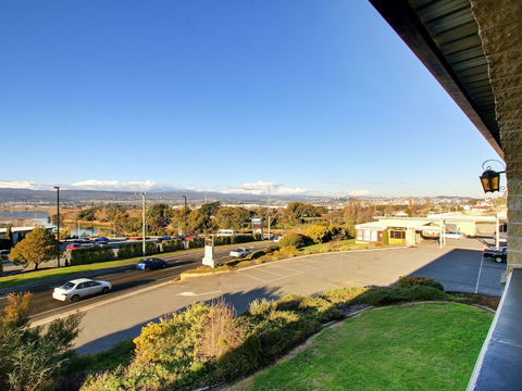 Tamar River Villas - Accommodation Gladstone 0