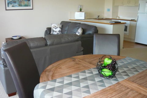 Sails Resort On Golden Beach - Accommodation Gladstone 4