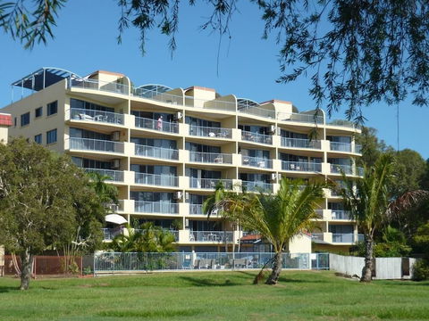 Sails Resort On Golden Beach - Accommodation Gladstone 0