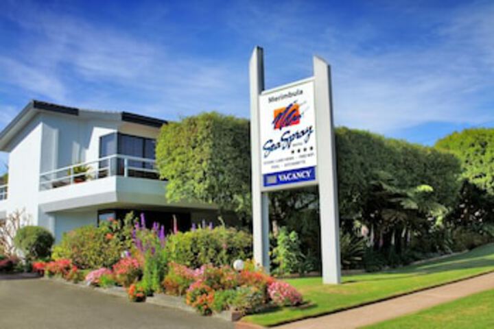 Merimbula NSW Accommodation Gladstone