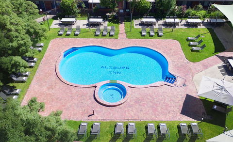 Alzburg Resort - Accommodation Gladstone 1