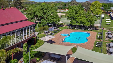 Alzburg Resort - Accommodation Gladstone 4