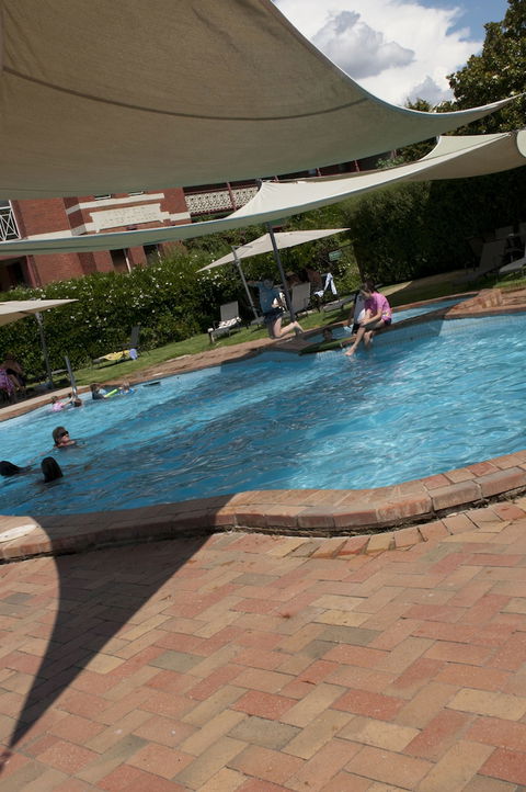 Alzburg Resort - Accommodation Gladstone 5