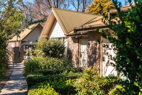 The Lodge By Haus - Accommodation Gladstone 2